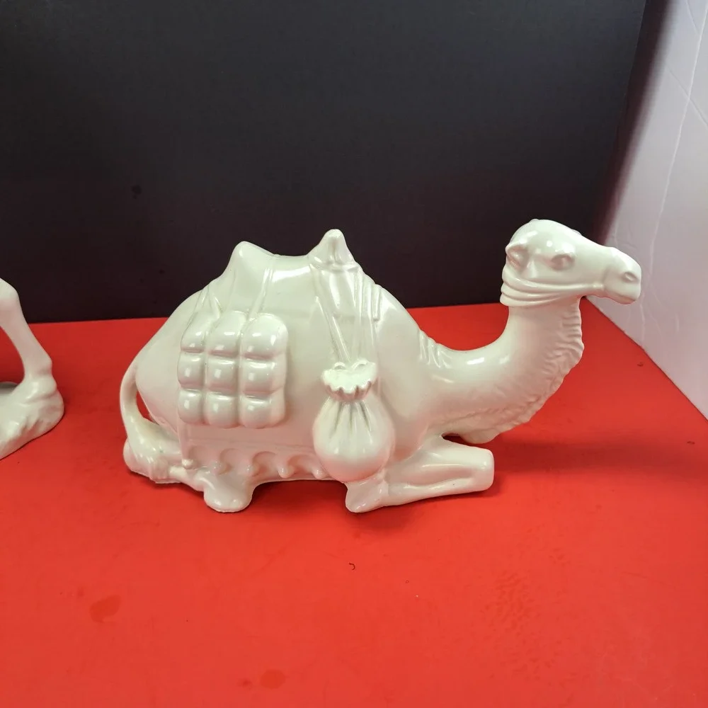Holiday House Camel Figurine Set Unisex White Good Iridescent Ceramic Nativity